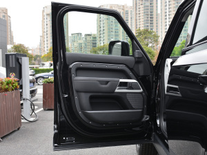 2021110 P400 SE {λ܇T