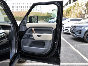 2021110 P400 X-DYNAMIC HSE g