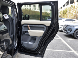 2021110 P400 X-DYNAMIC HSE g