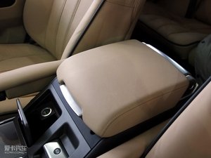 2010款5.0 SC HSE 中央扶手箱