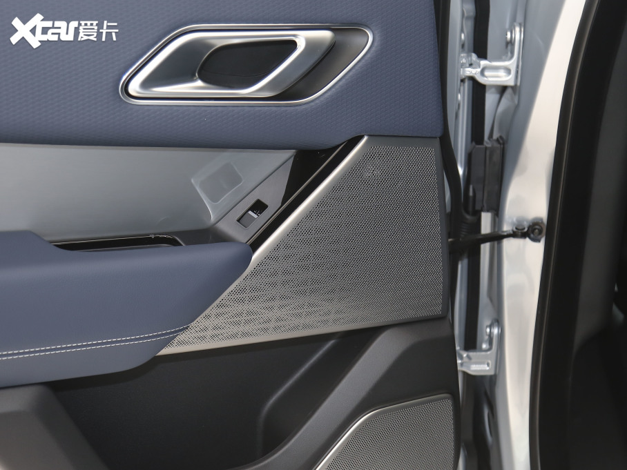 2021} 340PS R-Dynamic SE