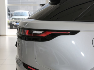 2021340PS R-Dynamic SE ^