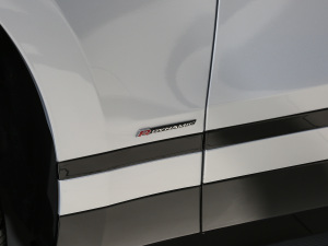 2021340PS R-Dynamic SE ^