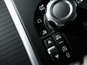 20105.0L NA HSE п؅^