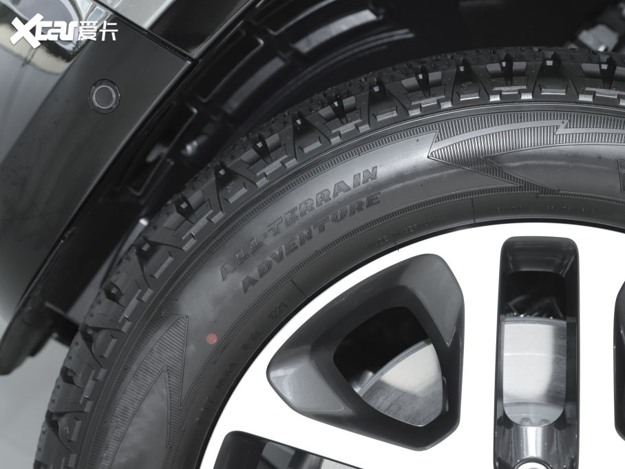 2022l(wi)ʿ 110 P400 X-DYNAMIC HSE