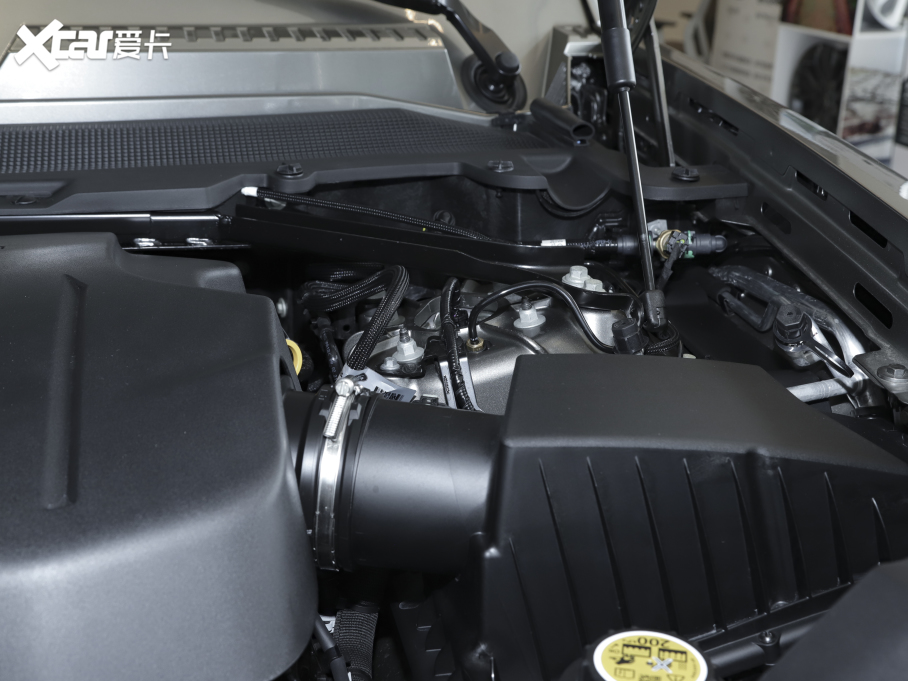 2022l(wi)ʿ 110 P400 X-DYNAMIC HSE