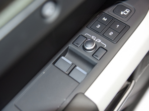 202290 2.0T X-DYNAMIC HSE п؅^