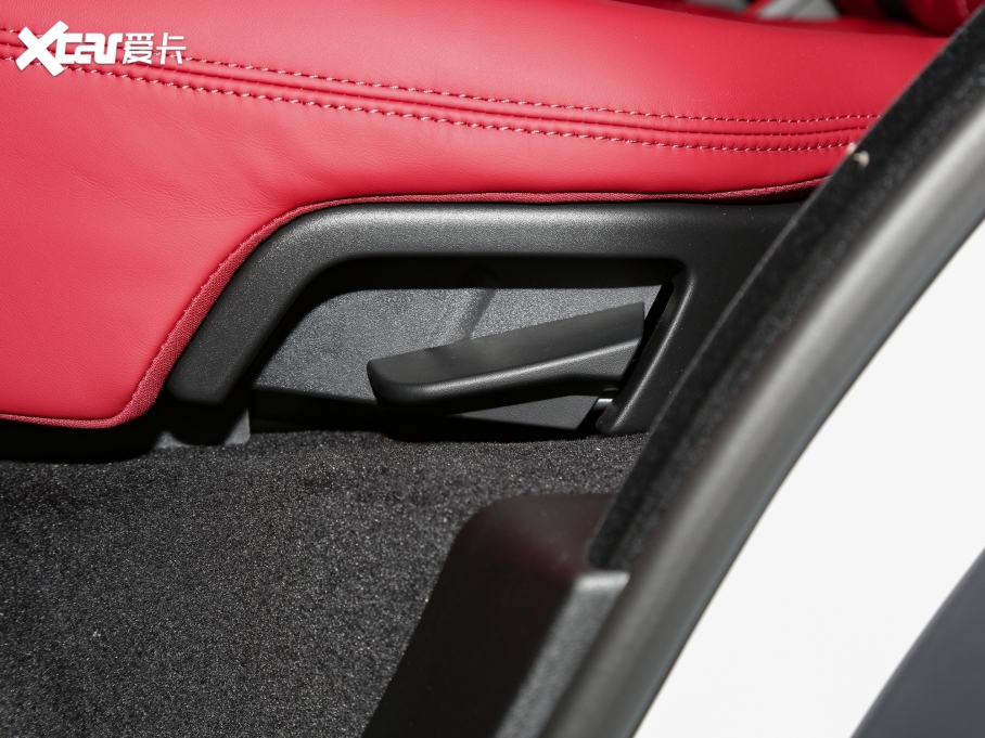 2022\(yn)(dng) 3.0 L6 ҫڰ