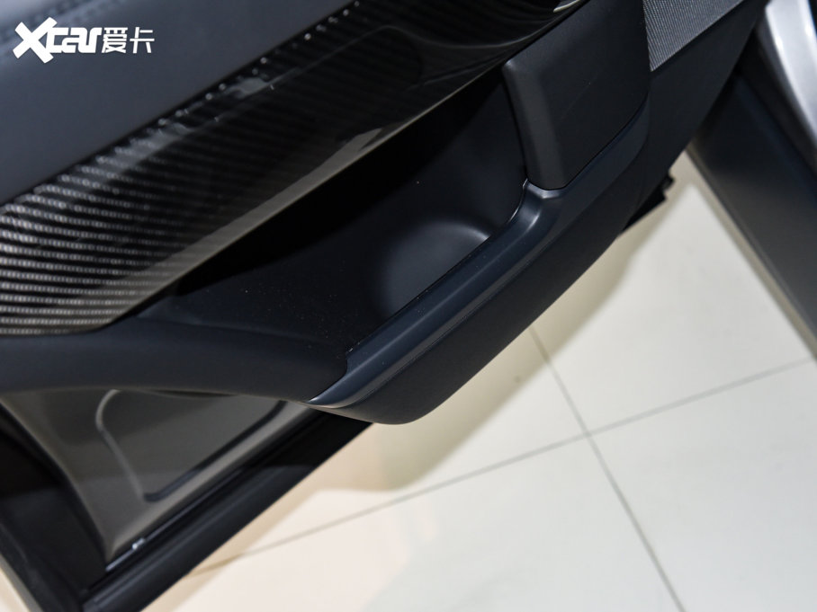 2022\ 5.0 SC V8 SVR