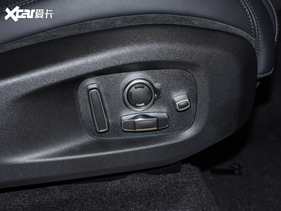 2022\ 5.0 SC V8 SVR