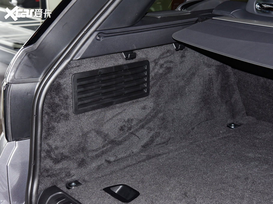 2022\ 5.0 SC V8 SVR