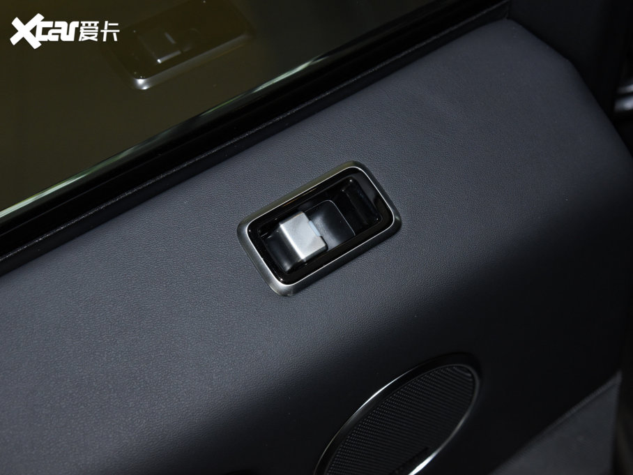 2022\ 5.0 SC V8 SVR