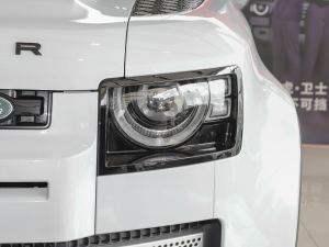 2022��110 P400e �������^