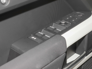 2022��110 P400e �п؅^