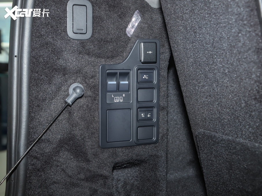 2021l(f)F 360PS R-Dynamic S