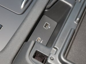 2023Ŀ 360PS R-Dynamic S g