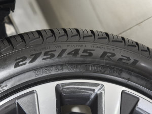 2023款改款 360PS R-Dynamic SE 轮胎尺寸