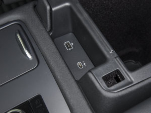 2023Ŀ 360PS R-Dynamic SE g