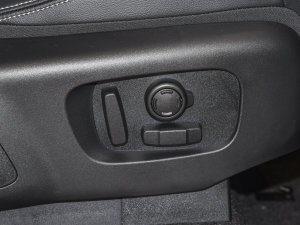 2023Ŀ 360PS R-Dynamic SE g