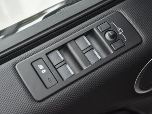 2023Ŀ 360PS R-Dynamic SE п؅^(q)