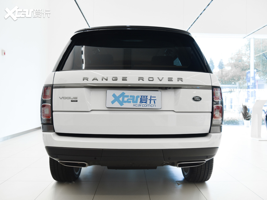 2022 3.0 L6 400PS L