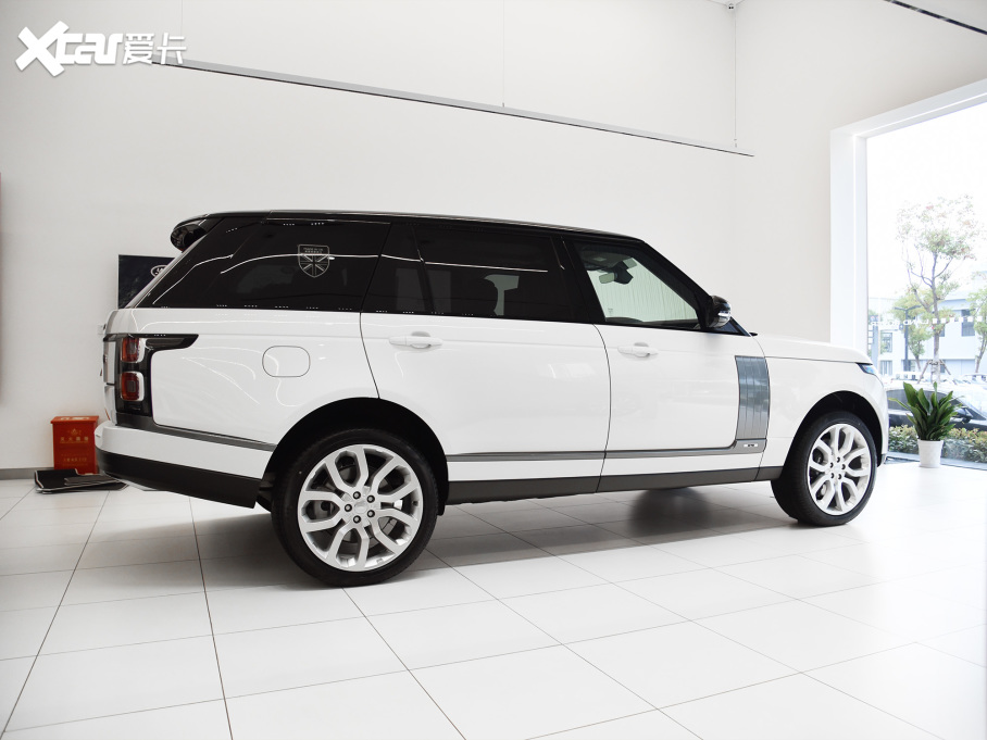 2022 3.0 L6 400PS L