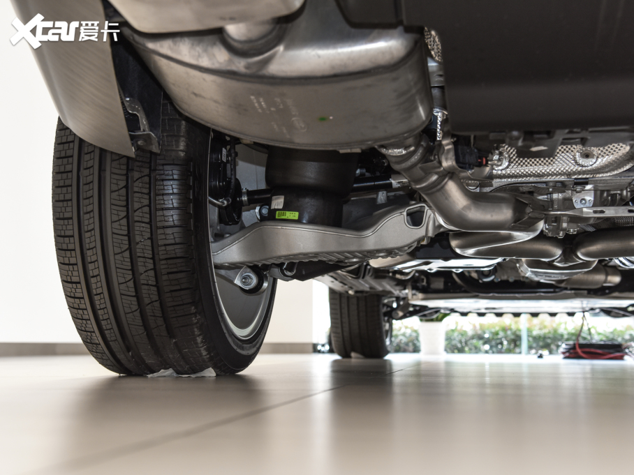 2022 3.0 L6 400PS L