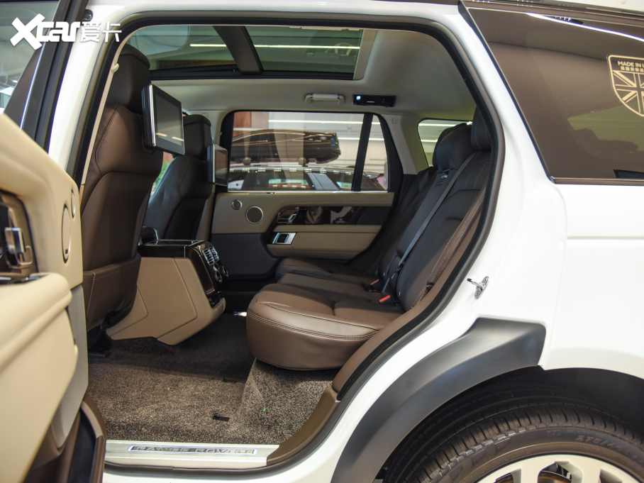 2022 3.0 L6 400PS L