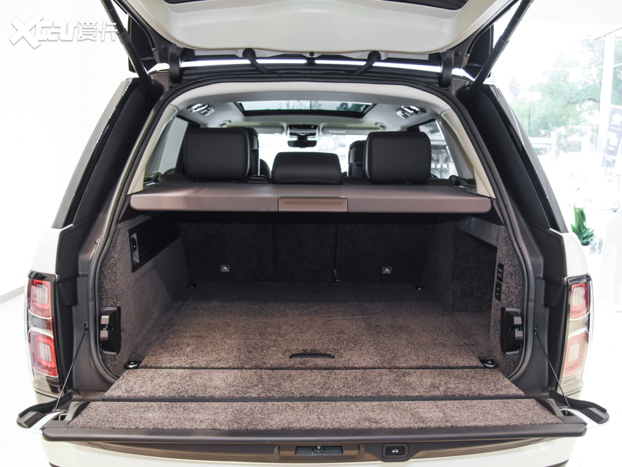 2022 3.0 L6 400PS L(jng)