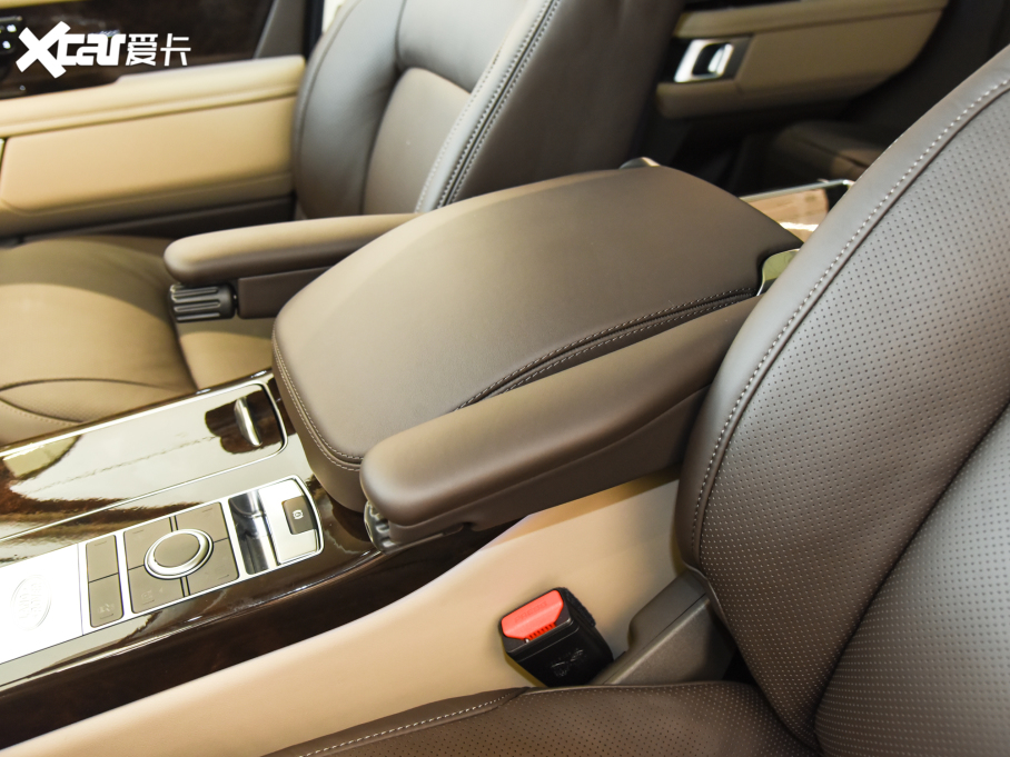 2022 3.0 L6 400PS L