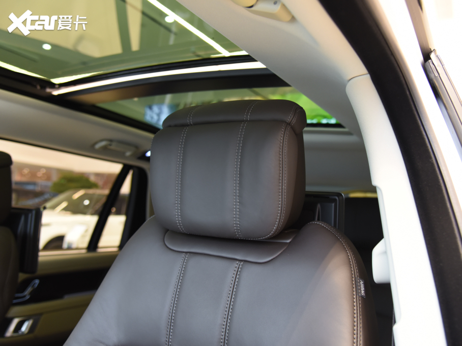 2022 3.0 L6 400PS L