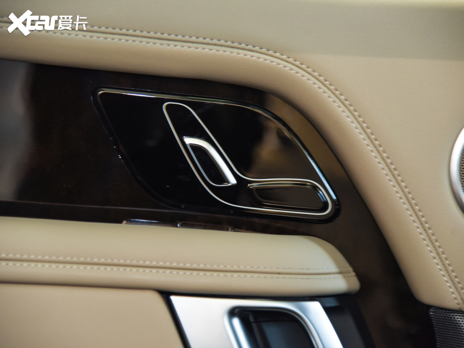 2022 3.0 L6 400PS L