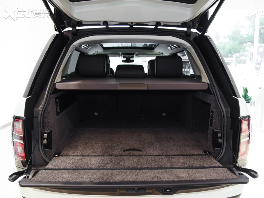 2022 3.0 L6 400PS L(jng)