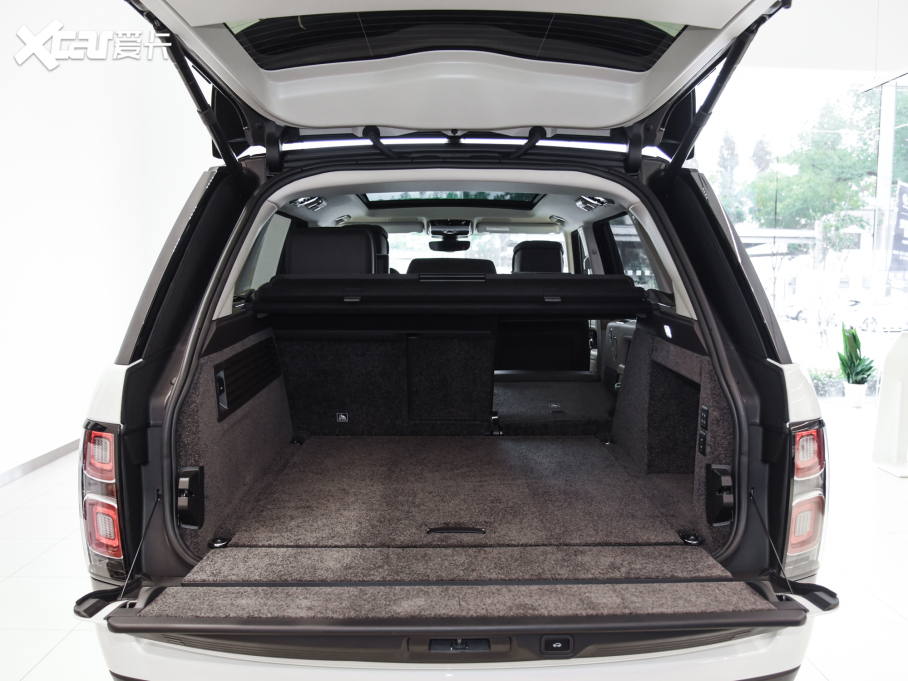 2022 3.0 L6 400PS L