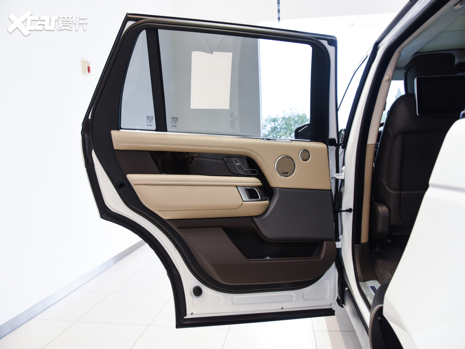 2022 3.0 L6 400PS L