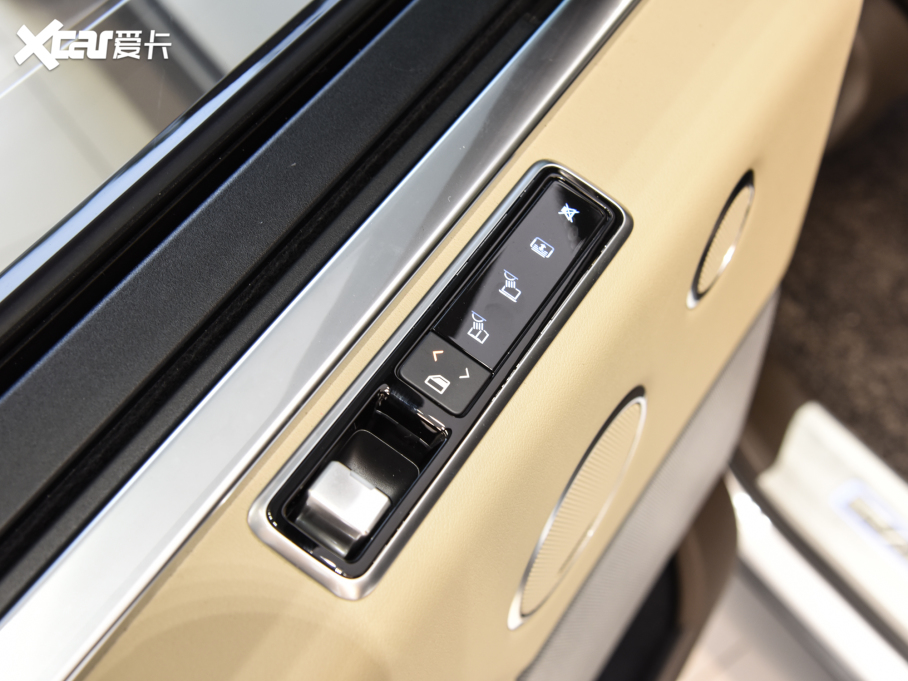 2022 3.0 L6 400PS L