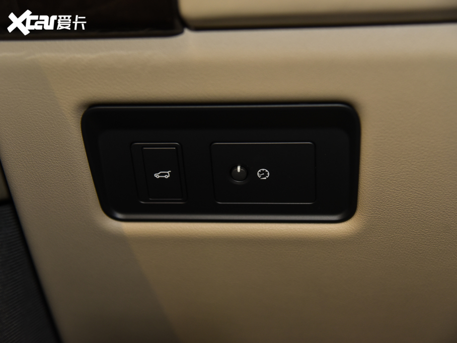 2022��� 3.0 L6 400PS �������L�����