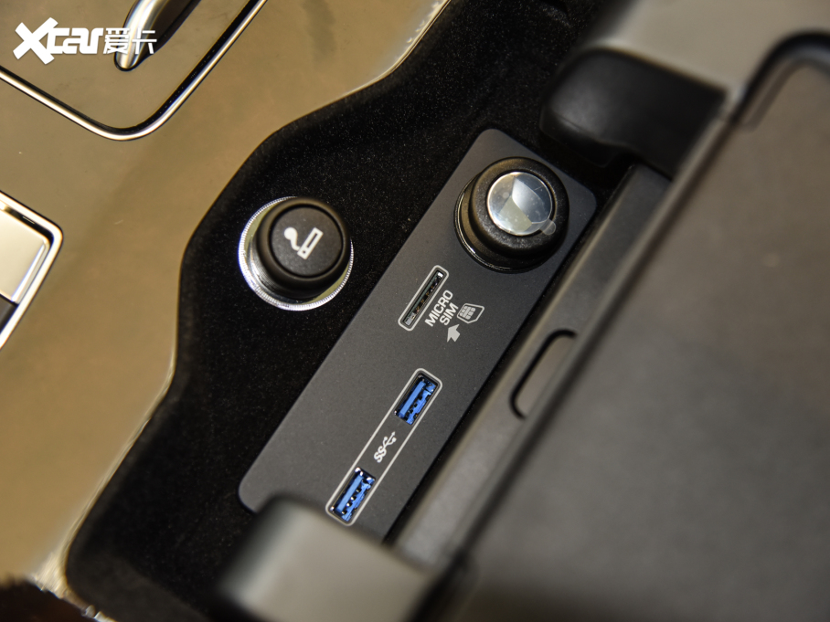 2022 3.0 L6 400PS L(jng)