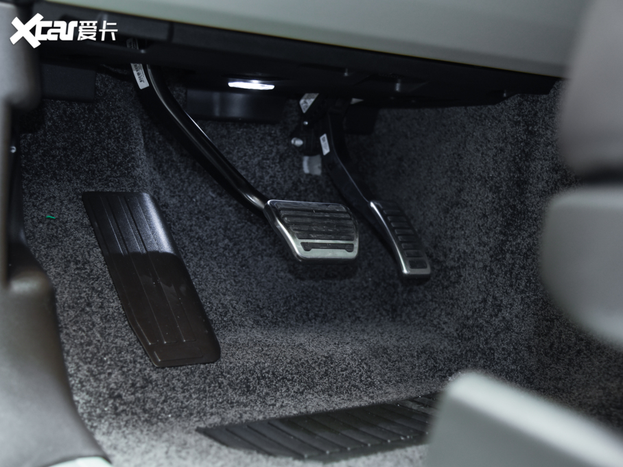 2022 3.0 L6 400PS L