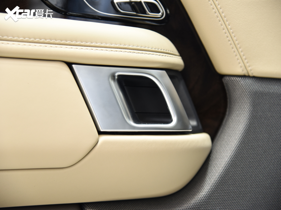 2022 3.0 L6 400PS L(jng)