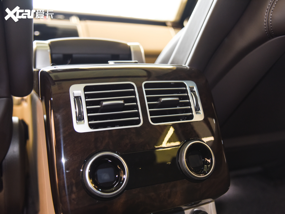 2022 3.0 L6 400PS L(jng)