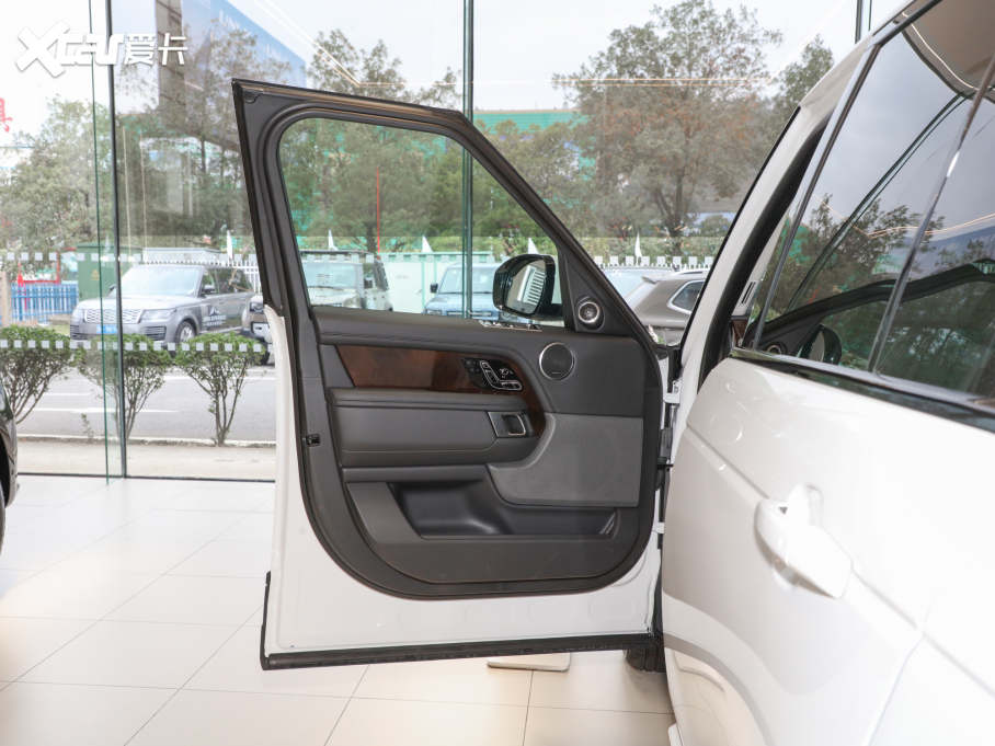 2022 3.0 L6 360PS 