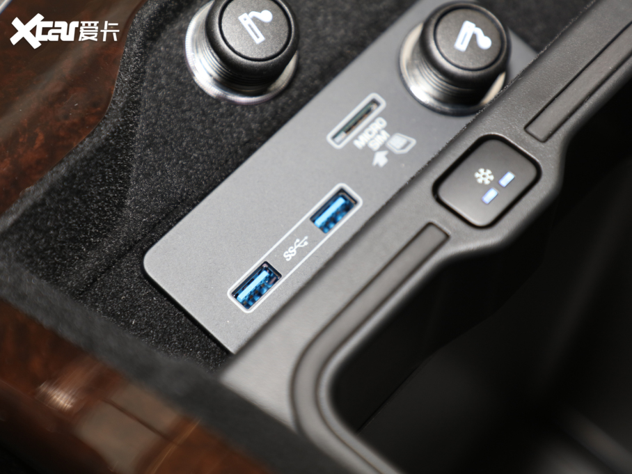 2022 3.0 L6 360PS 