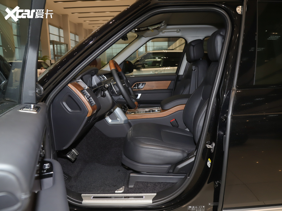 2022 3.0 L6 400PS 焓L