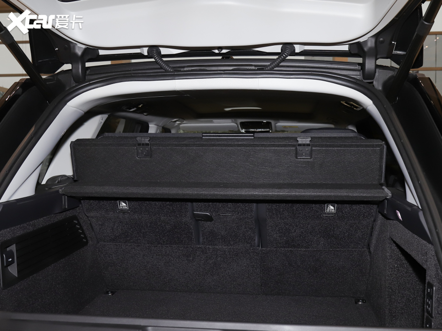 2022 3.0 L6 400PS 焓(chung)L(zhng)