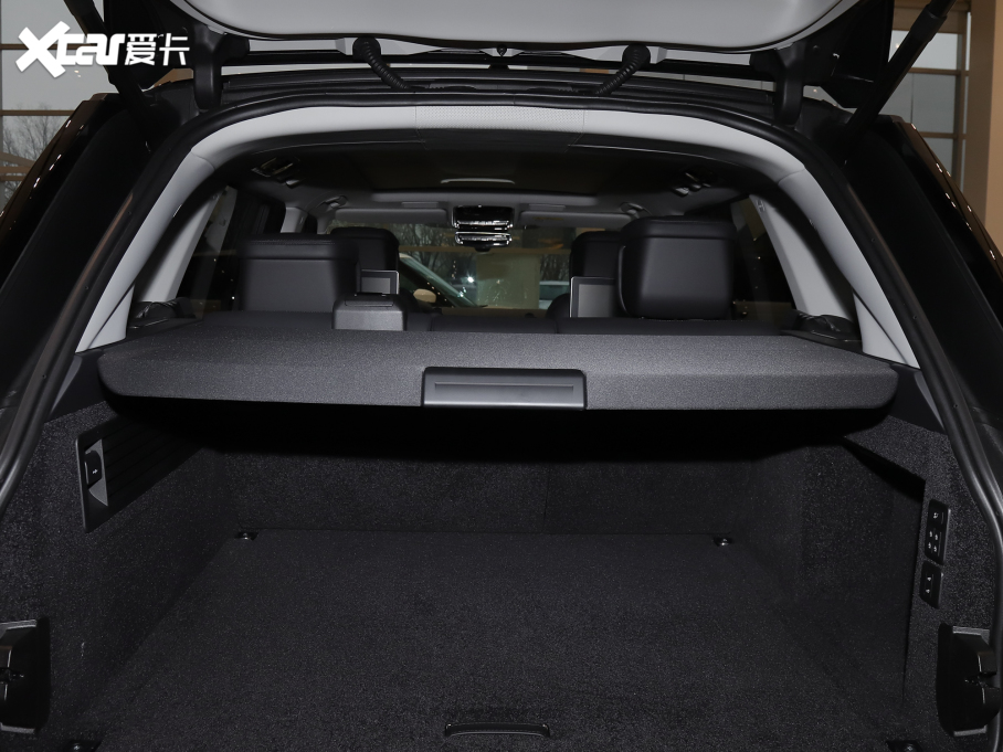 2022 3.0 L6 400PS 焓L