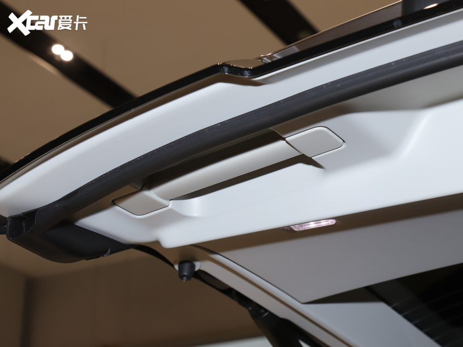 2022 3.0 L6 400PS 焓L