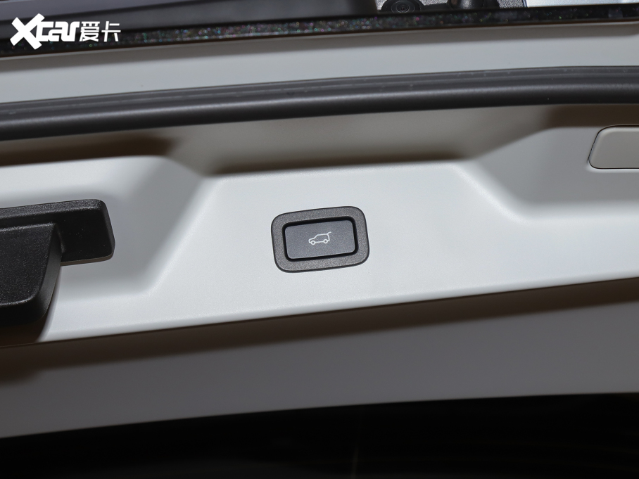 2022 3.0 L6 400PS 焓L