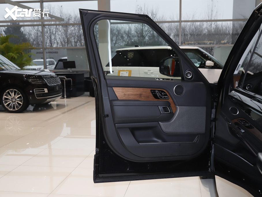 2022 3.0 L6 400PS 焓(chung)L(zhng)