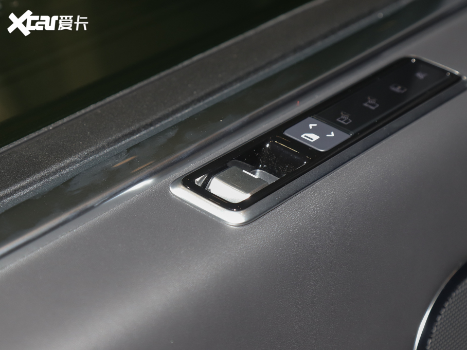 2022 3.0 L6 400PS 焓L